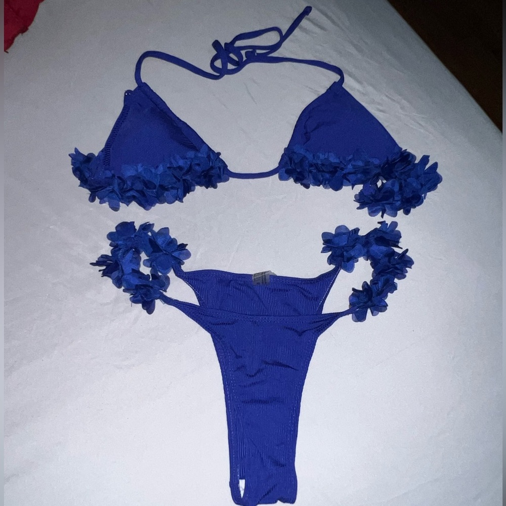 Blue triangle bikini - Picture 2 of 3